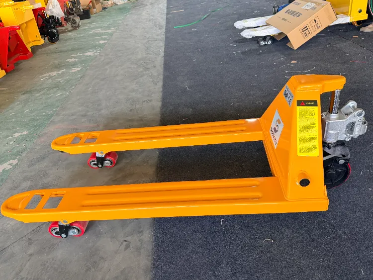 Bagaimana untuk memilih roda untuk trak palet manual yang digunakan di jalan bergelombang？