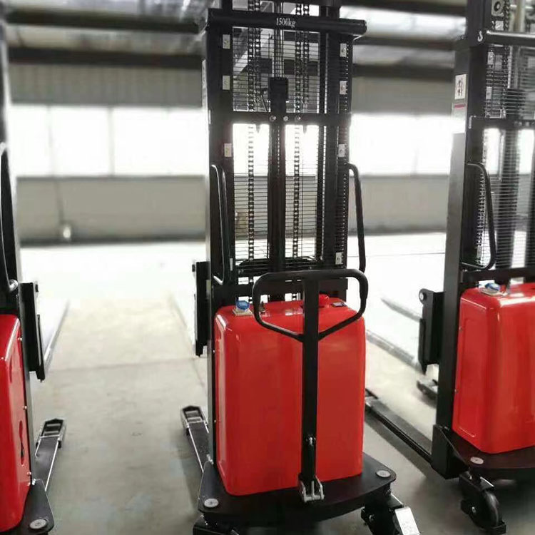 Stacker Semi Elektrik